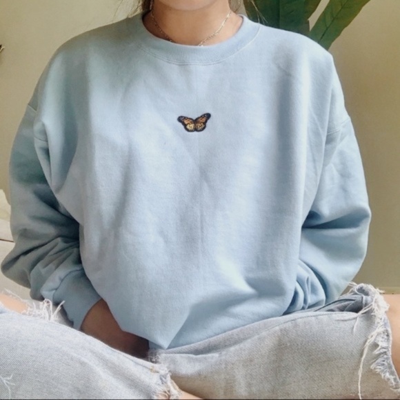 b e s t - s e l l e r✨butterfly baby blue crewneck - Picture 1 of 5